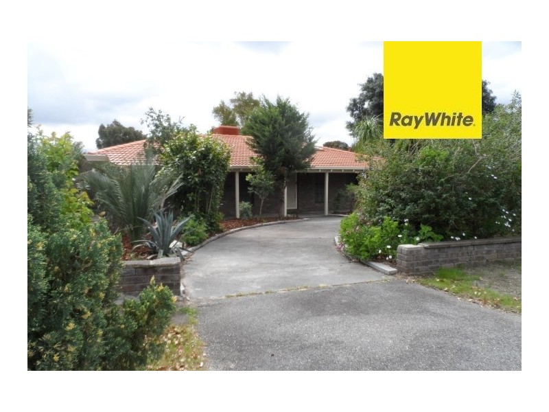 10 Harlow Street, Camillo WA 6111