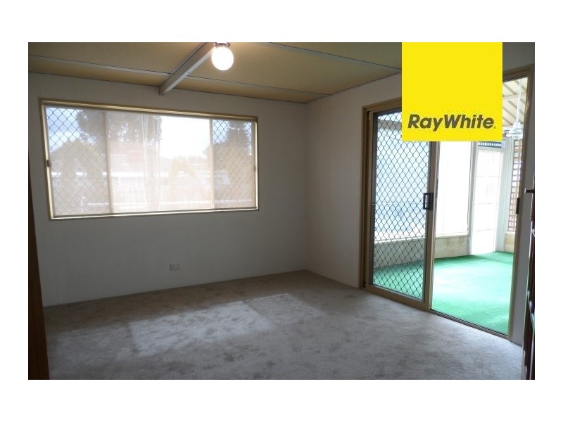 10 Harlow Street, Camillo WA 6111