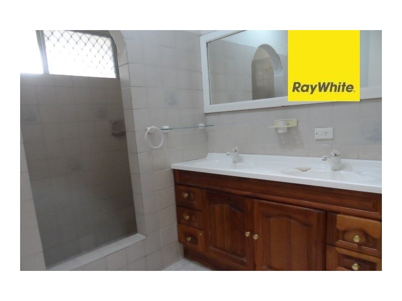 10 Harlow Street, Camillo WA 6111