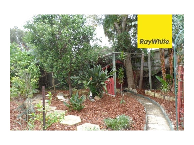 10 Harlow Street, Camillo WA 6111