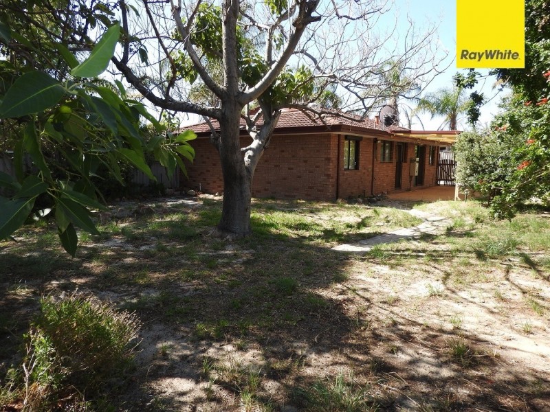 18 Gascoyne Drive, Gosnells WA 6110