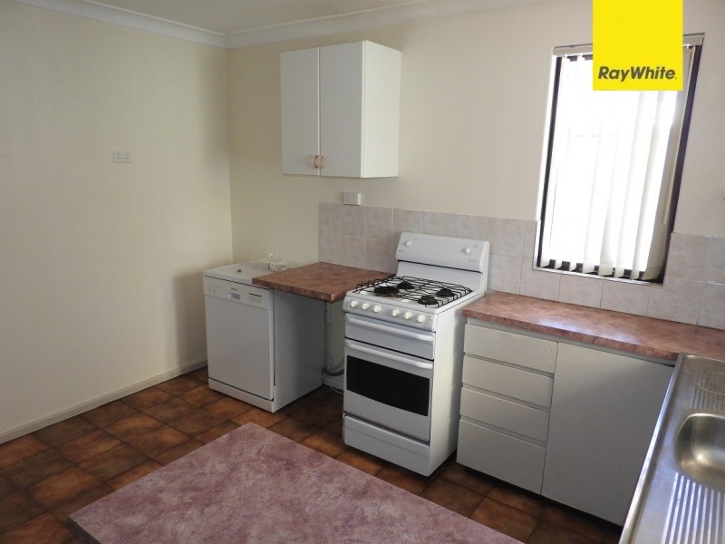 18 Gascoyne Drive, Gosnells WA 6110