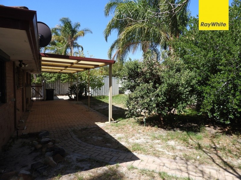 18 Gascoyne Drive, Gosnells WA 6110