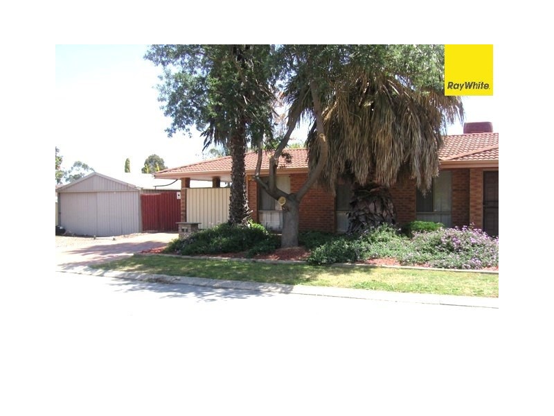 4 Smith Close, Armadale WA 6112