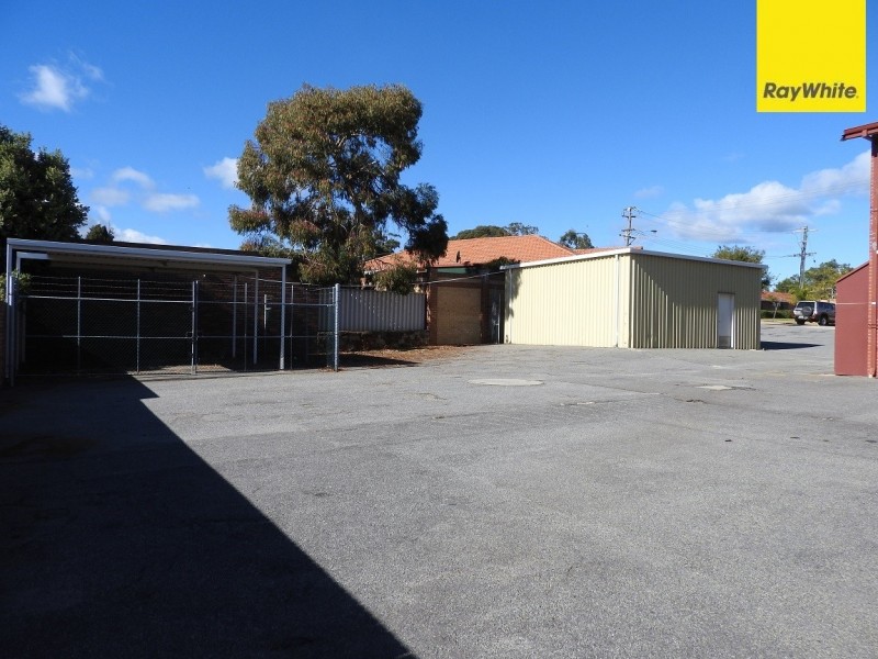 4 Hobbs Drive, Armadale WA 6112
