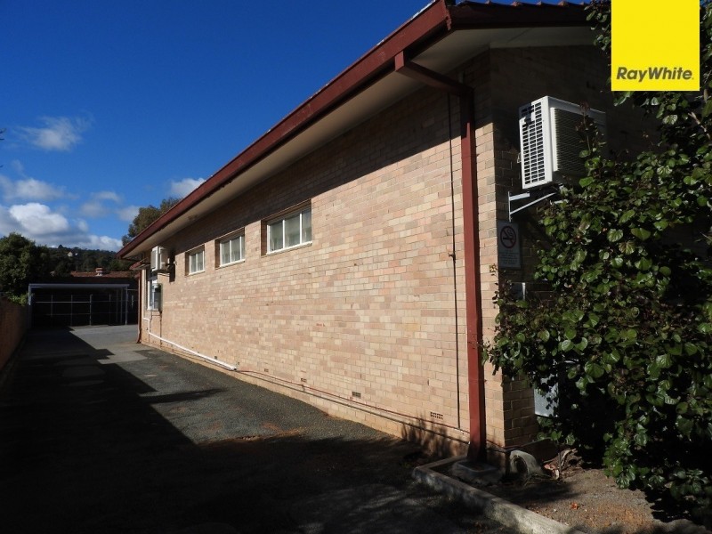 4 Hobbs Drive, Armadale WA 6112