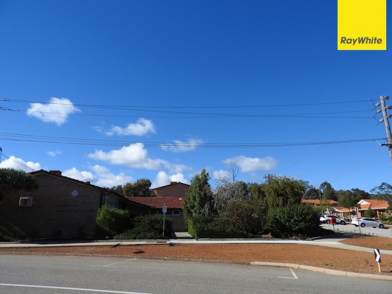 4 Hobbs Drive, Armadale WA 6112