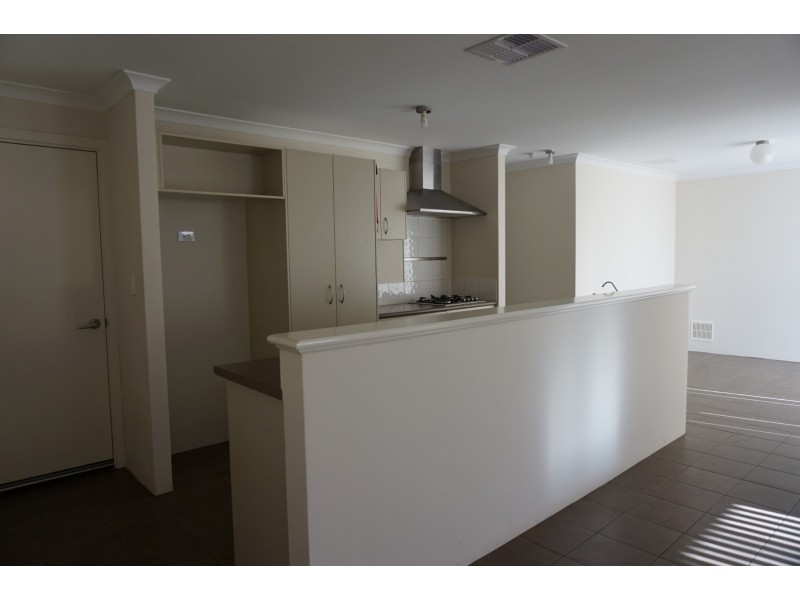 3/27 Sixth Road, Armadale WA 6112