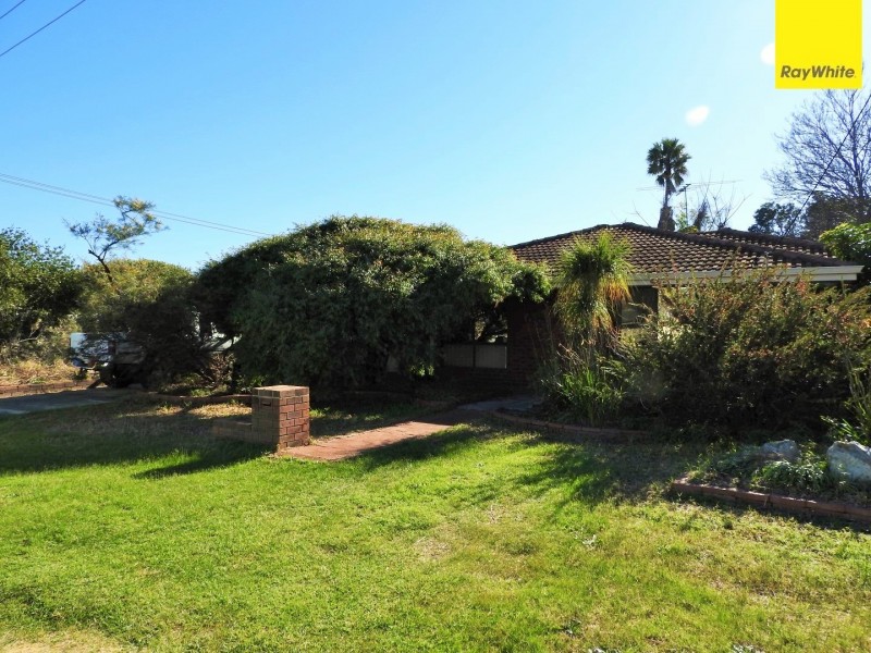 2 Junee Place, Armadale WA 6112