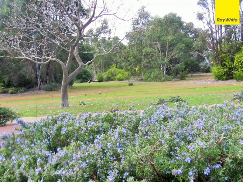 11 Country Club Avenue, Roleystone WA 6111