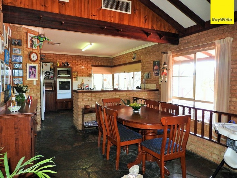 67 Amethyst Crescent, Mount Richon WA 6112