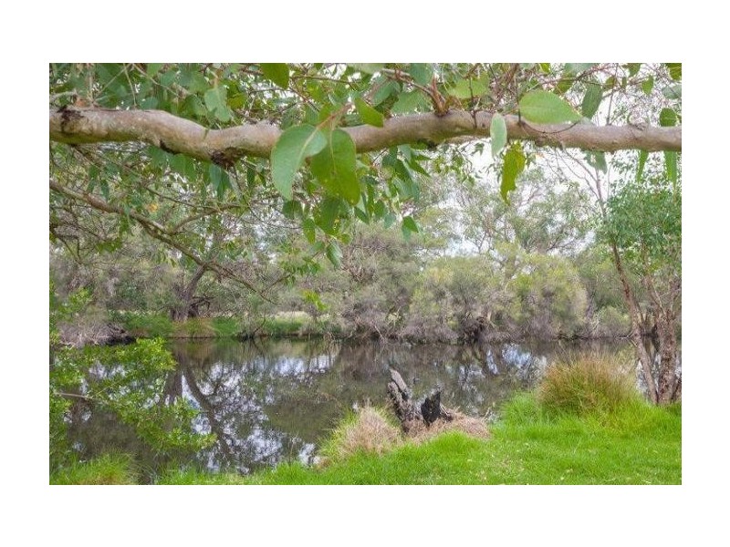 5A Woodloes Street, Cannington WA 6107