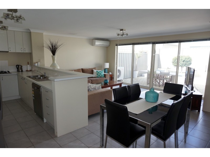 27/191 Railway Avenue, Kelmscott WA 6111