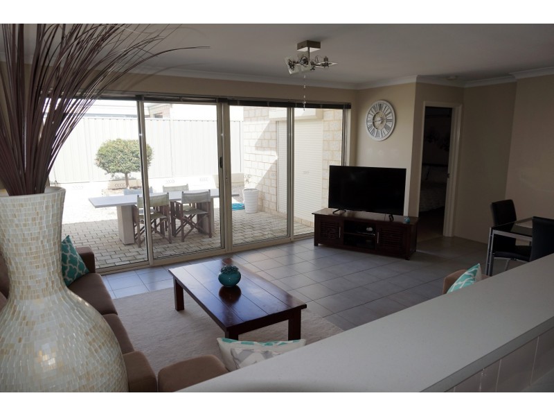 27/191 Railway Avenue, Kelmscott WA 6111