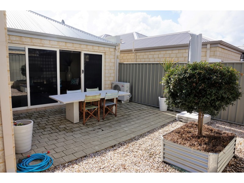 27/191 Railway Avenue, Kelmscott WA 6111