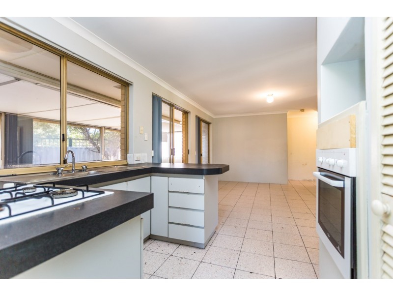 15 Kestrel Circle, Brookdale WA 6112