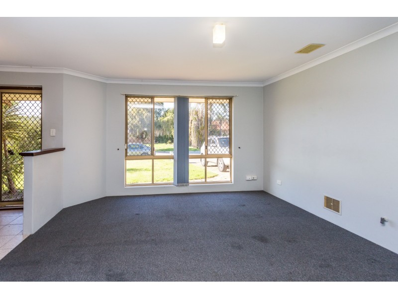 15 Kestrel Circle, Brookdale WA 6112