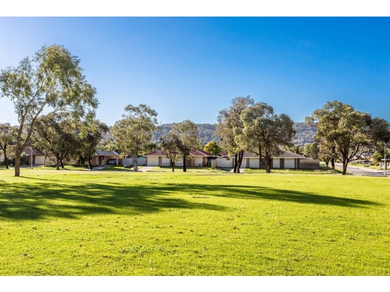 15 Kestrel Circle, Brookdale WA 6112