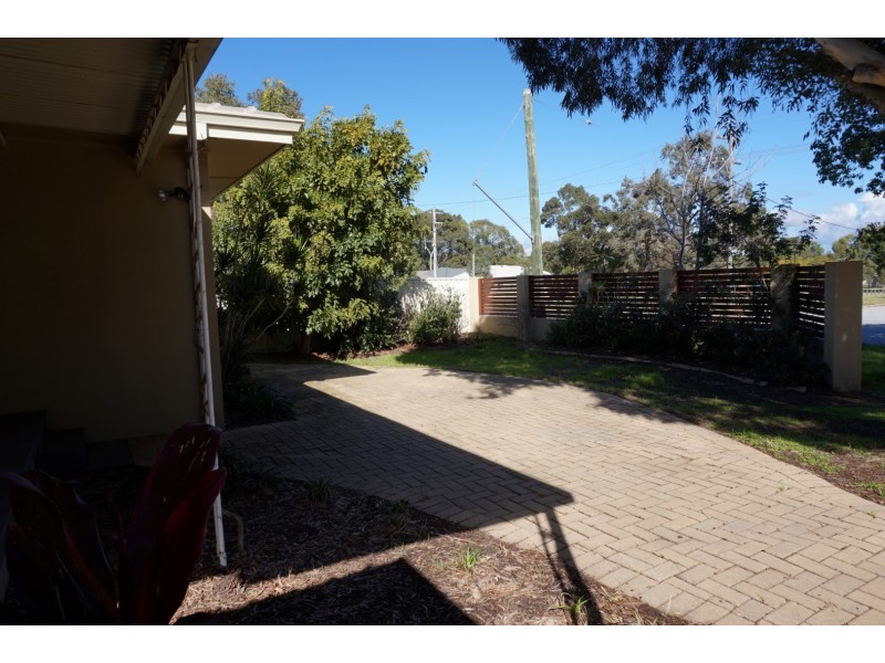 16 Brackley Road, Armadale WA 6112
