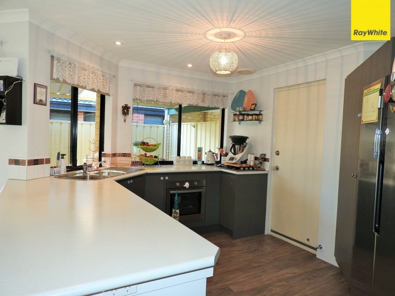 25 Lyrebird Loop, Seville Grove WA 6112