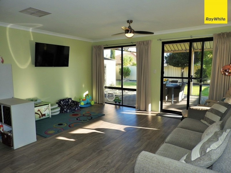 25 Lyrebird Loop, Seville Grove WA 6112