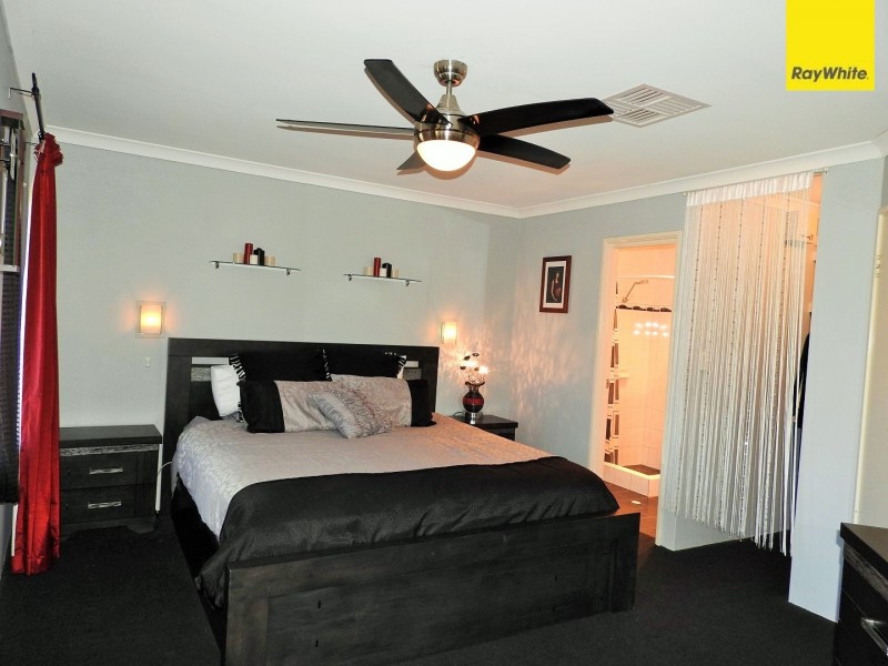 25 Lyrebird Loop, Seville Grove WA 6112