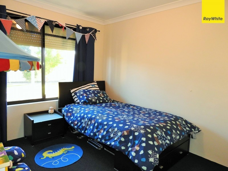 25 Lyrebird Loop, Seville Grove WA 6112