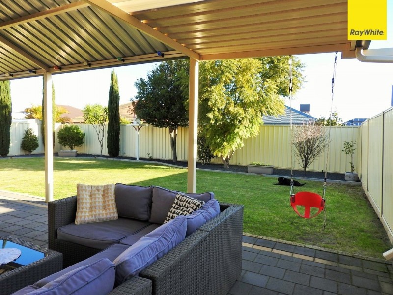 25 Lyrebird Loop, Seville Grove WA 6112