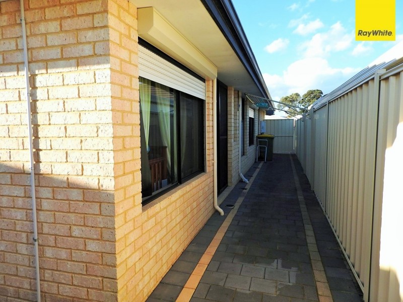 25 Lyrebird Loop, Seville Grove WA 6112