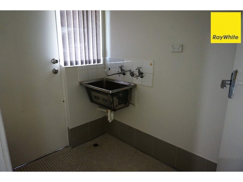 9 Hakea Road, Camillo WA 6111