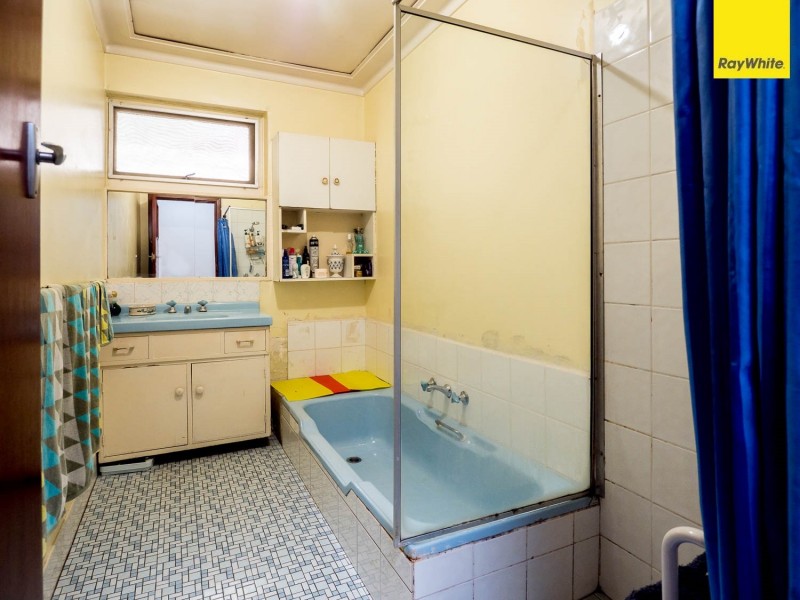 24 Fremantle Road, Gosnells WA 6110