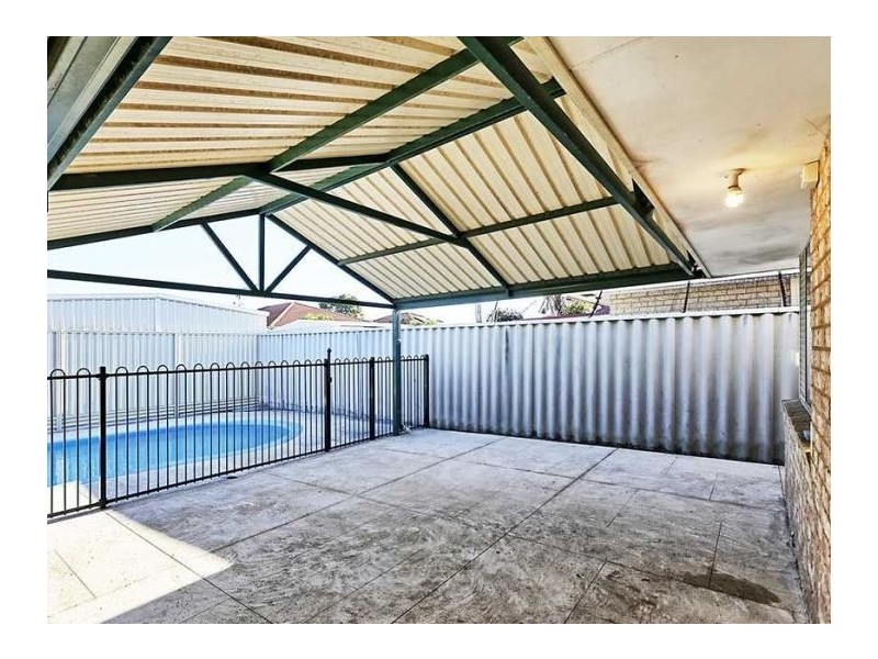 2 Irma Close, Huntingdale WA 6110