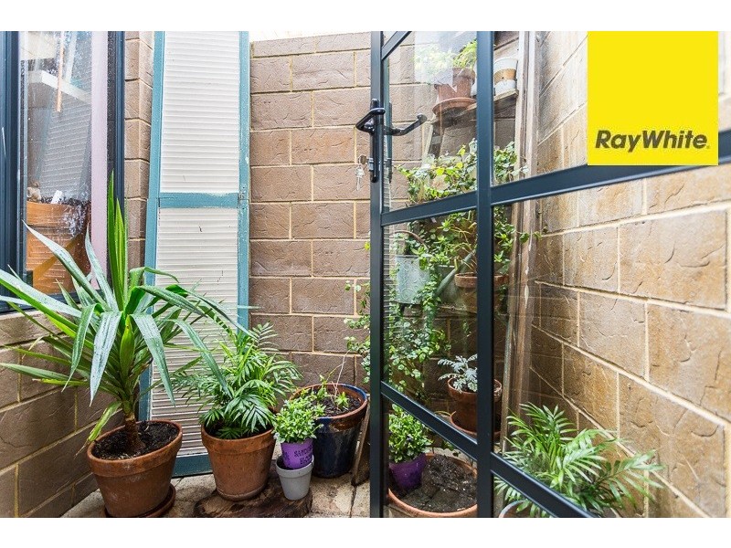 4B Locksley Avenue, Armadale WA 6112