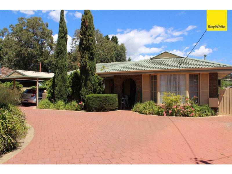 33 Parkfield Road, Kelmscott WA 6111