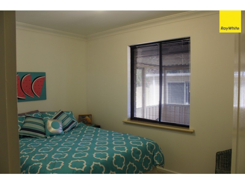 33 Parkfield Road, Kelmscott WA 6111