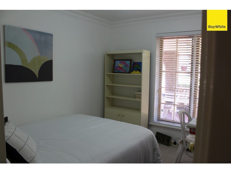 33 Parkfield Road, Kelmscott WA 6111