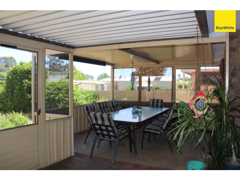 33 Parkfield Road, Kelmscott WA 6111