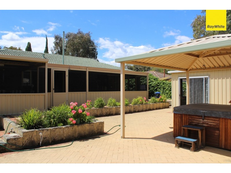 33 Parkfield Road, Kelmscott WA 6111