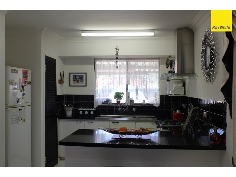 33 Parkfield Road, Kelmscott WA 6111