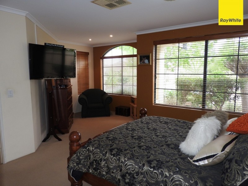 26 Roebuck Avenue, Canning Vale WA 6155