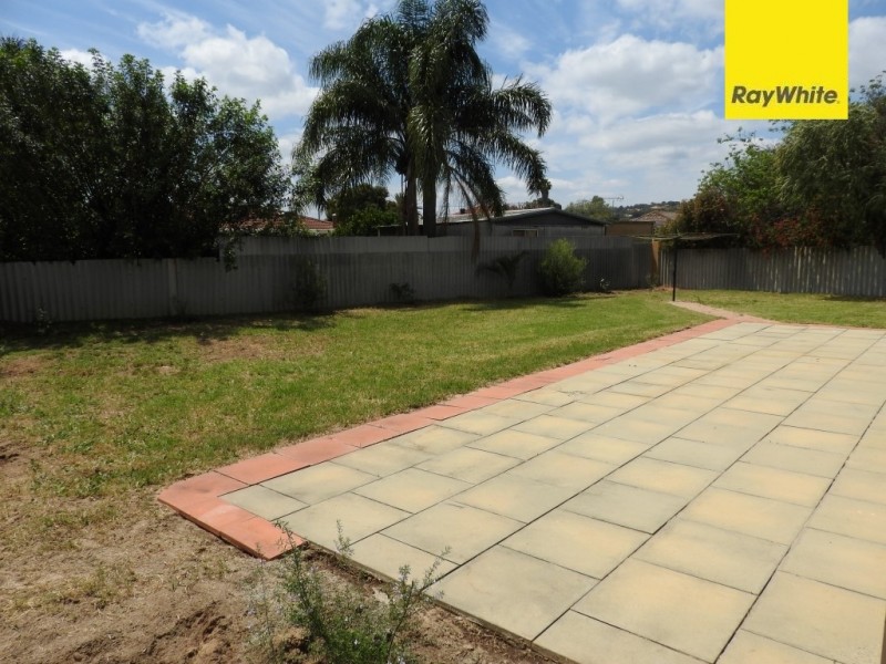 7 Leumeah Street, Armadale WA 6112