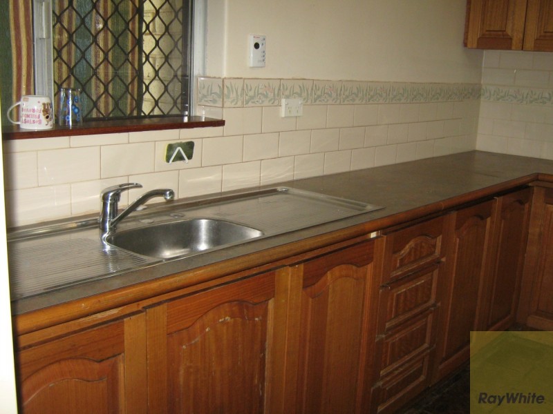 10 Junee Place, Armadale WA 6112