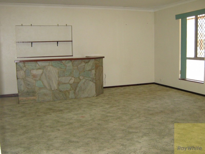 10 Junee Place, Armadale WA 6112