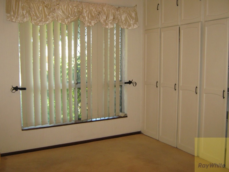 10 Junee Place, Armadale WA 6112