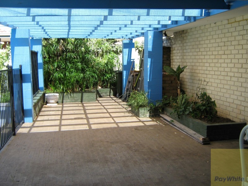 10 Junee Place, Armadale WA 6112