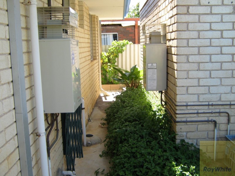 10 Junee Place, Armadale WA 6112