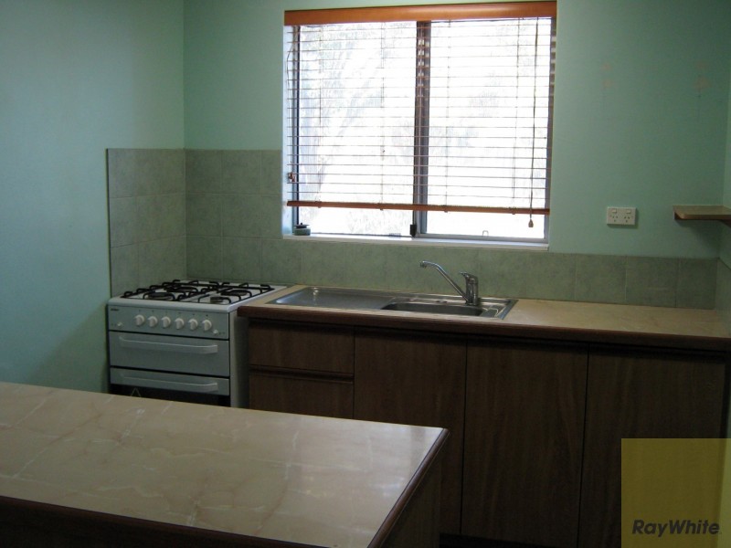 10 Junee Place, Armadale WA 6112