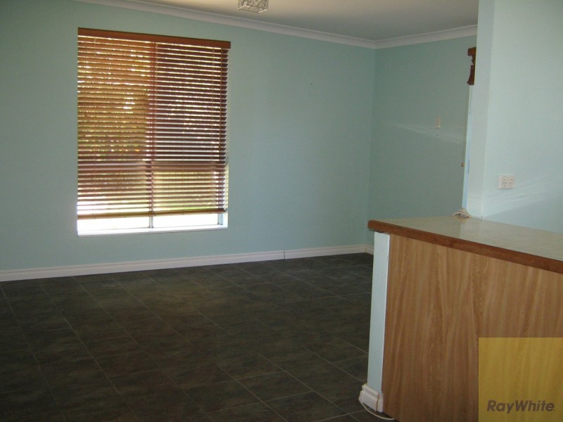 10 Junee Place, Armadale WA 6112