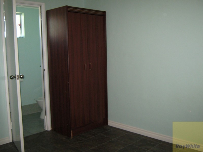 10 Junee Place, Armadale WA 6112