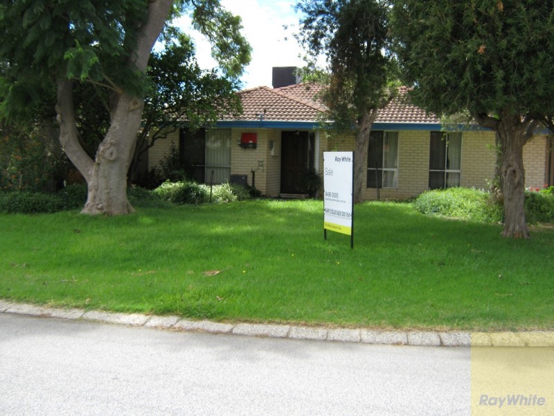 10 Junee Place, Armadale WA 6112